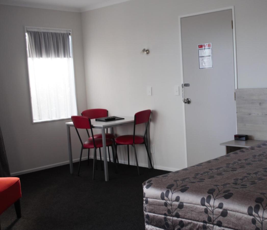 Carramar Motor Inn Палмерстон-Норт Экстерьер фото